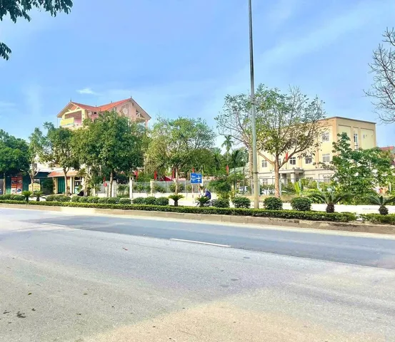 Bán đất mặt quốc lộ 21 A mặt phố trung sơn trầm cách tt Hà Nội 25 km