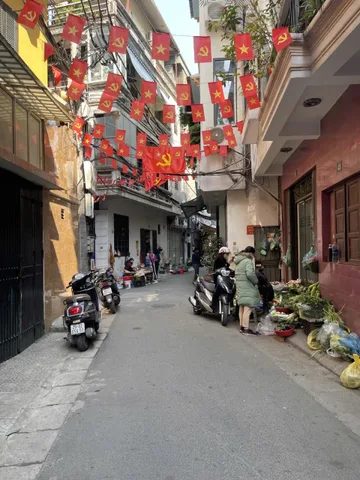 Bán BĐS Xây Sẵn 7 Tầng thang máy cho gia đình 2 3 thế hệ (Thông Tin Thật)