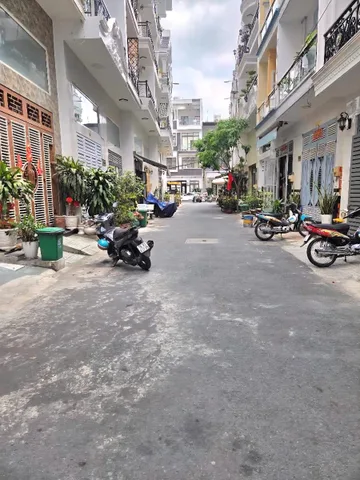 BÁN NHÀ ĐẸP SÁT HUƠ.G LỘ 2 - COOPMAR.T - HẺM XE HƠI - ( 4X14M )
