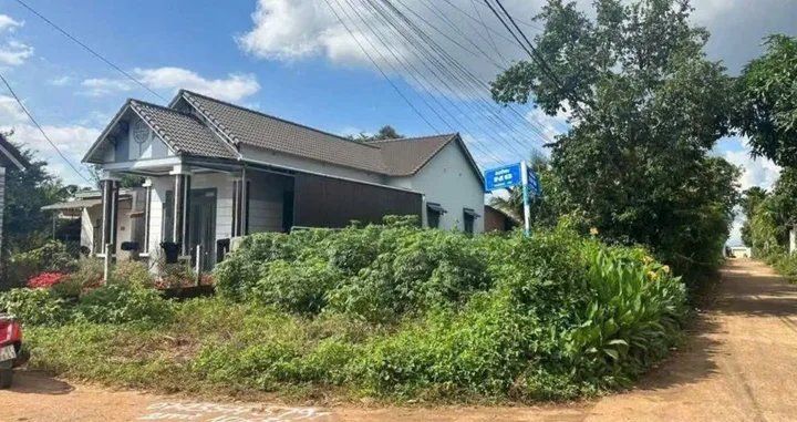 GIÁ CHỈ: 2TY8 LÔ GÓC 2 MẶT diện tích 300m2.10m giá 2ty8