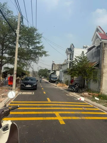 Bán lô đất f0 mặt tiền nhựa xã bà điểm, giá 3.7 tỷ ĐB