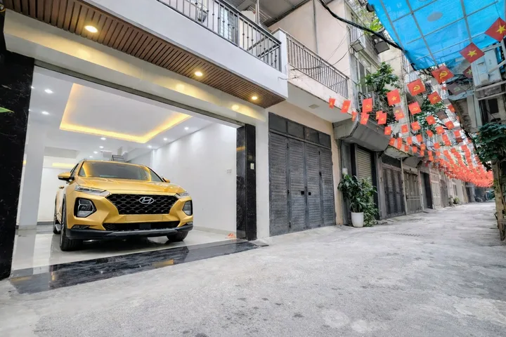 Nhà đẹp phân lô ô tô Lê Trọng Tấn 💥 Vài bước ra phố, không gian sang trọng, an yên giữa trung tâm – 57m2 x 4 tầng mới đẹp