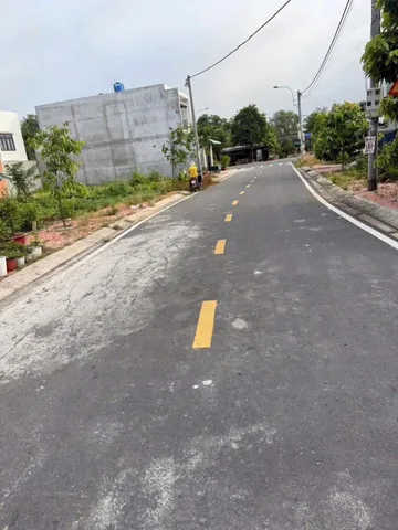 Bán nền thổ cư khu tái định cư Tấn Long, xã Thanh Phú, Bến Lức dt 100m2 giá 2,75 tỷ