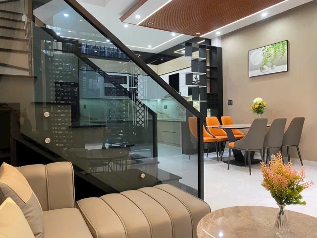 SIÊU PHẨM 3 TẦNG MỚI KENG – FULL NỘI THẤT – NGANG 5M7 VUÔNG VỨC – HƠN 5 Tỏi