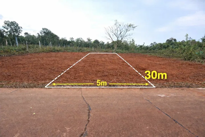 Bán đất 150m² có sẵn 60m² thổ cư ngang 5m giá 330 triệu tại Xã Quảng Phú
