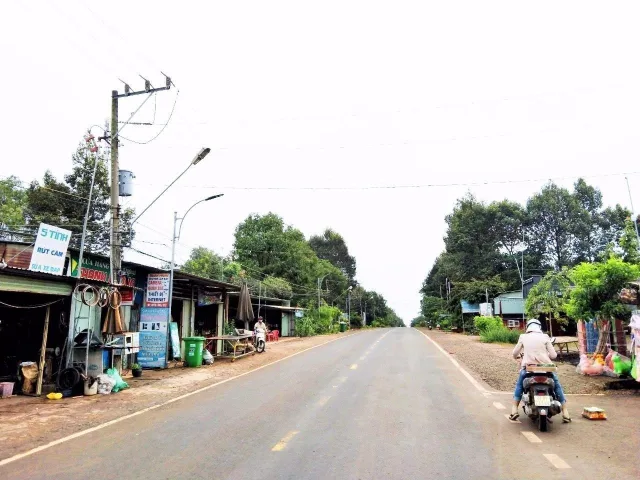 THUA LỖ NÊN SANG GẤP 4210M2 ĐẤT MT 12 NGAY CHỢ, KCN CÔNG NHÂN ĐÔNG TIỆN XÂY TRỌ GIÁ 160TR