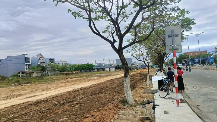 Bán lô đất 100m2 đường Phạm Đình Bân giá 4,6 tỷ