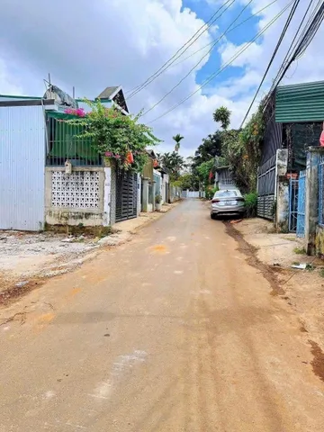 Bán Lô Đất Mặt Tiền Đường Hoàng Thế Thiện - Phường Tân Lợi - BMT
Diện tích 120m2 5m giá3ty650tr