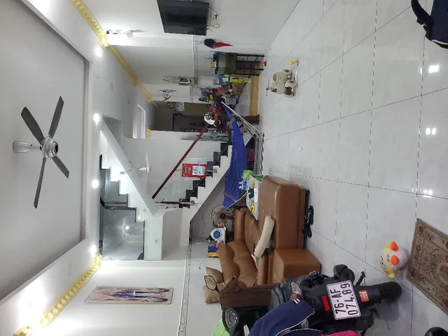 NHÀ BTCT - NGANG 4.5M - KIÊN CỐ Ở LIỀN