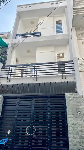 Cực hiếm 5 tỷ 100 nhà 49m2 đường Hoàng Việt, P4, Tân Bình. Xây 3 tầng, sổ riêng