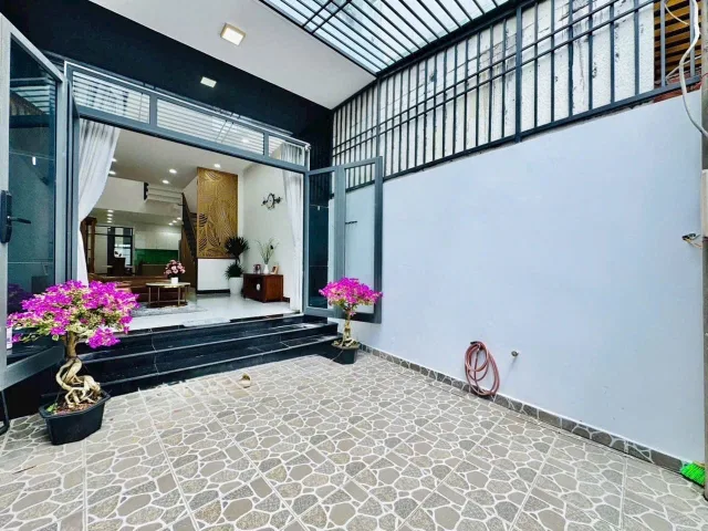 Bùi Quang Là hẻm xe hơi