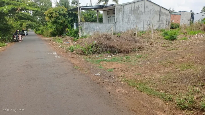 LÔ ĐẤT GẦN CHỢ, GẦN TRƯỜNG, GẦN SIÊU THỊ diện tích 230m2 10m giá 2ty600