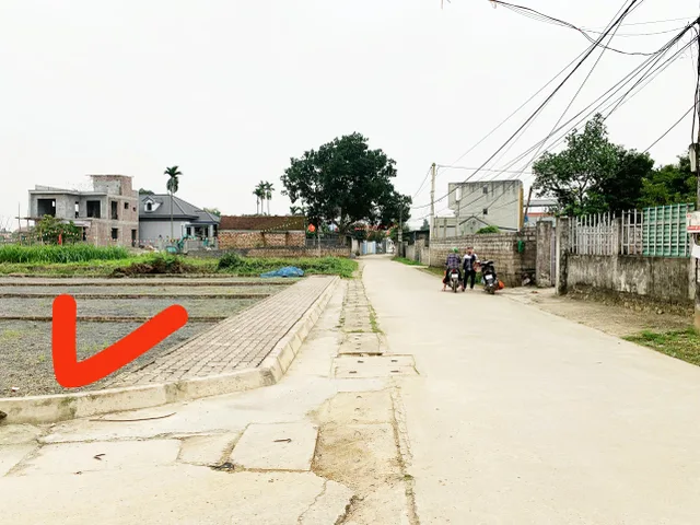 Bán 2 lô đất trục trính Chúc Sơn 2 tỷ 2