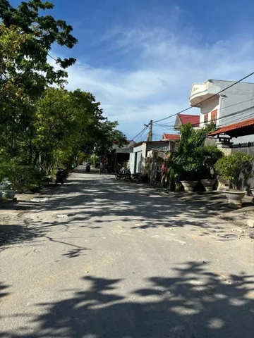 Bán lô góc 66 m thôn Đền Lâm Động .đường rộng 10 m đi vài bước chân ra chợ . L/h:076.231.9990 e Thúy
