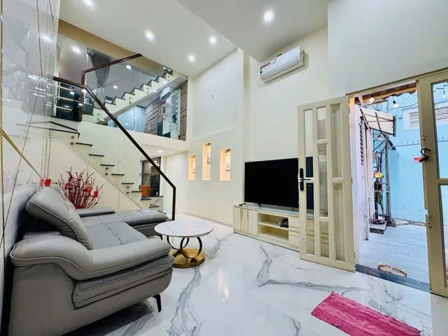 Bán Nhà Phạm Văn Hai P5 Tân Bình 37m² – 3 Tầng 3PN – Gần Chợ – Cách Hoàng Sa Vài Bước – Giá 5.45 Tỷ