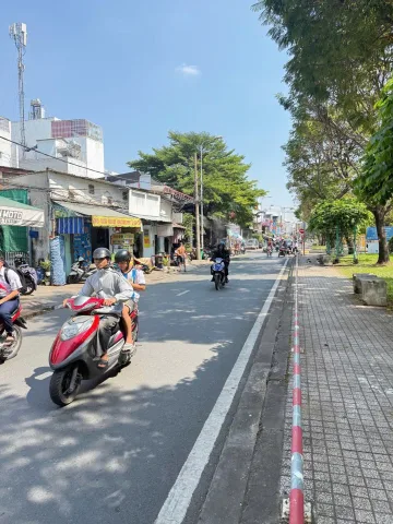 Bán nhà gấp 5 Tầng MT kênh nước đen Bình Tân