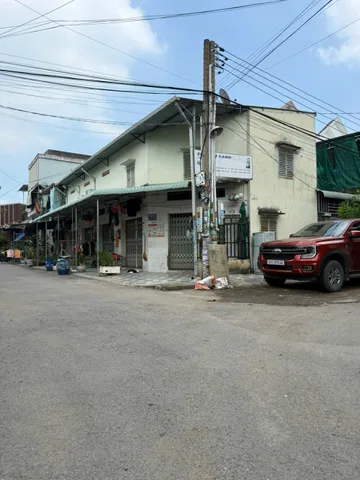 BÁN LÔ GÓC FULL THỔ CƯ GẦN NGÃ TƯ 550 VINCOM DĨ AN