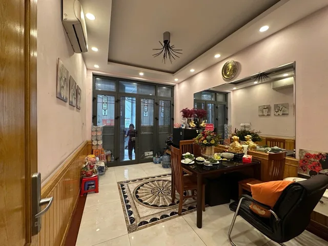 Bán nhà Trần Khát Chân 28m² full thổ cư ngang 3,5m giá 15.5 tỷ tại Phường Hai Bà Trưng