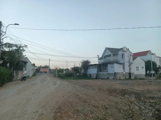 0763615365  Bán đất 2835m² full thổ cư ngang 26m giá 35.5 tỷ tại Phường Ninh Hòa ĐG