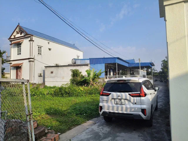 Bán 60 m Hợp Thành ngõ ô tô tận nơi . Xung quanh hàng xóm thân thiện . L/h:076.231.9990 e Thúy