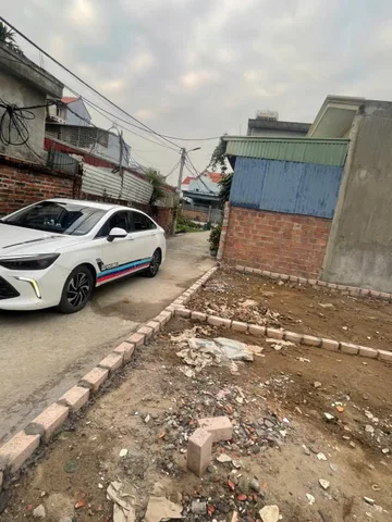 ❌❌❌Bán Lô Đất Tại Thuỷ Đường .l/h:076.231.9990 e Thúy 
, Cách  Mặt Đường Máng Nước  Chỉ 100m, ngay gần ngã 4 Vsip dân cư đông đúc nhộn nhịp
Giá 1,7x Tỷ 🌺

- Diện tích 50m2 + 20m2 đất lưu không
- Cách trục thôn 20m, Ngõ oto đỗ cửa
- Sẵn bìa công chứn