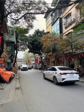 Tập thể Hoàng Đạo Thành 💥 Tầng 1 ngay mặt ngõ vỉa hè ô tô tránh – Tiện kinh doanh – 55m2 2PN2WC tầm 3 tỷ