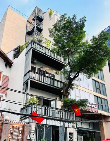 Bán Nhà Đường Lam Sơn Tân Bình – Khu VIP Sân Bay – Ngang 4.7m – 4 Tầng – Giá 21 Tỷ