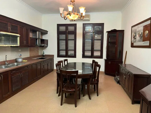 Cho thuê nhà Lê Trọng Tấn-Thanh Xuân-ô tô đỗ cửa.Dt 60mx5T