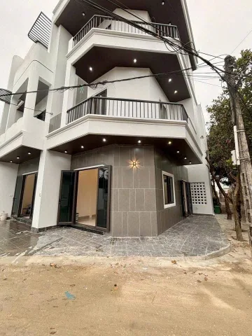 🔥 SIÊU PHẨM ĐẦU VE – NHÀ 3 TẦNG MỚI TINH – ĐỨC HẬU 🔥