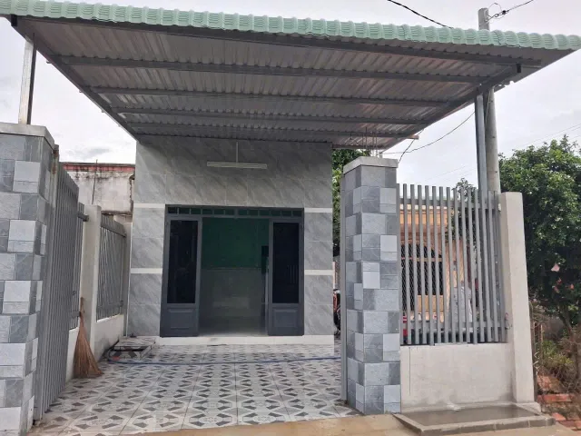 (S841) Bán nhà mới mặt tiền Lê Thị Chừng, xã Phước Hiệp, dt 163m2, giá 1 tỷ 700