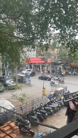 Căn nhà phố Nguyễn Công Trứ, vị trí đẹp,,

Nguyễn Công Trứ 
diện tích 43M -  2T - mt 3 .5 - giá 12 tỷ 
xe công ten nơ lùi đít, do chủ nhà trước kinh doanh đồ đông lạnh, rất cần vị trí xe to ra vào nên mới quyết định mua vị trí này.Nằm ngay sát phố Huế
