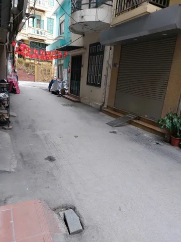 Cho thuê toà nhà 7 tầng-Mt7m trong ngõ Ông Ích Khiêm- Ba Đình-Ô tô đỗ cửa Dt 75m-11 phòng,4wc-32tr/1 tháng