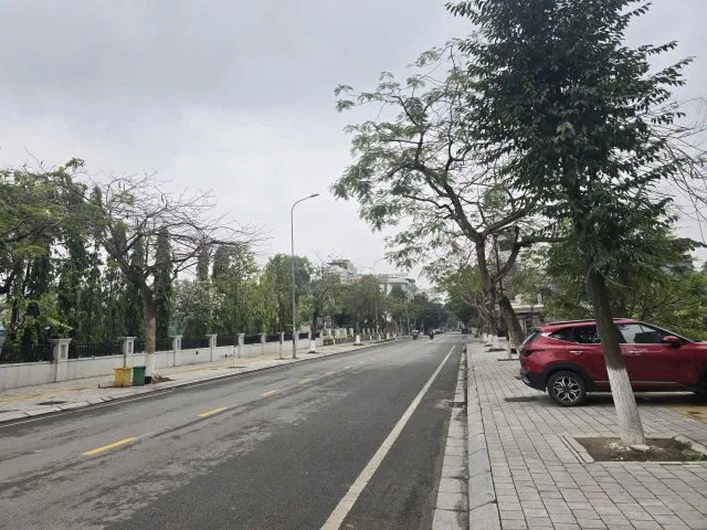 Bán 81m mặt tiền 4.5m đất mặt đường lê hồng phong nhìn nhà hàng dolphin y na. Phường kinh bắc tỉnh bắc ninh