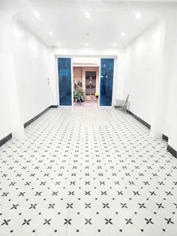Cho Thuê Căn Hộ TT Tầng 1 - Đường Huỳnh Thúc Kháng - Láng Hạ/ 40M² / Kinh Doanh/ Ô Tô Đỗ Cửa - Giá Thuê 14tr
