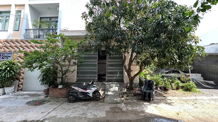 BÁN ĐẤT TẶNG NHÀ – HẺM 7M KDC ĐÔNG MƯƠNG HÒN SỆN  Diện tích 72m² ngang 6m chỉ 5 tỷ 150 triệu