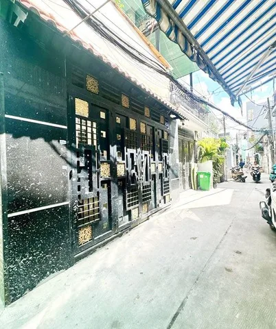 Nhà 3 tầng, HXH, Lạc Long Quân, Bảy Hiền, 4.8x18m, 92m2, hơn 10 tỷ TL