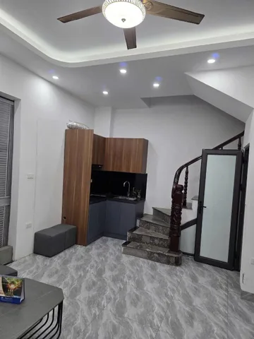 Cho thuê nhà nguyên căn Thanh Lân, Vĩnh Hưng 40m2X5t,4pn,3wc có đồ 9tr