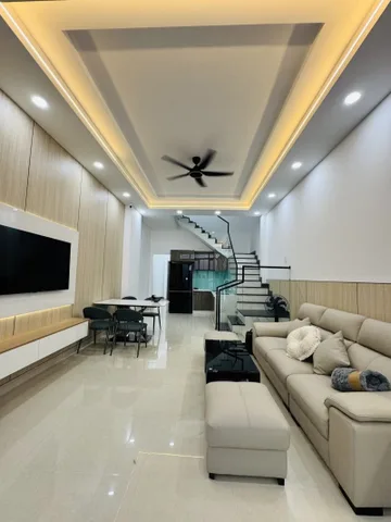 BÁN NHÀ ĐẸP 2 TẦNG- 3 PHÒNG NGỦ-NỘI THẤT ĐẸP-GIÁ TỐT CHO ANH CHỊ-DỌN VÀO Ở NGAY
