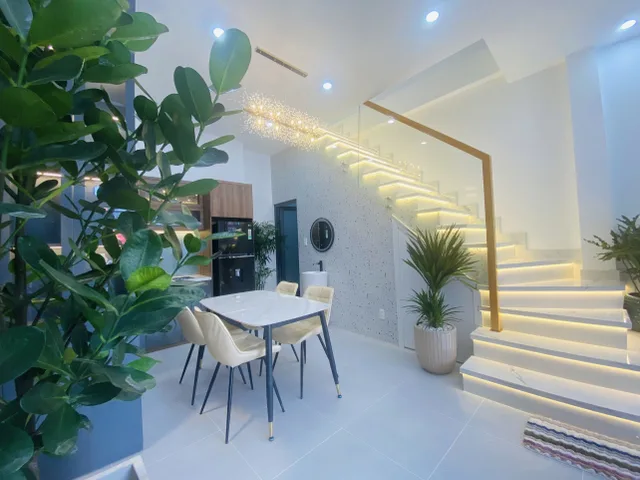 BÁN NHÀ 1 TRÊT 1 LẦU ĐẸP LUNG LINH HẺM Ô TÔ BA CU
