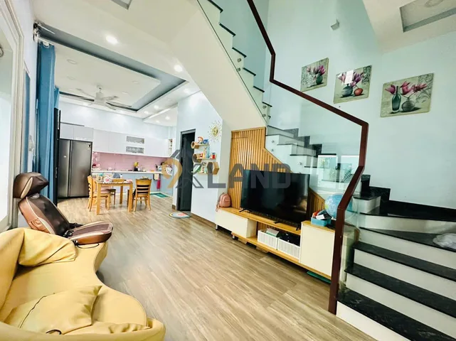 477 - NHÀ MỚI 3TẦNG - GÓC 2MT - HXH THÔNG- GẦN Hoàng Diệu 2 - NGANG 5.25M