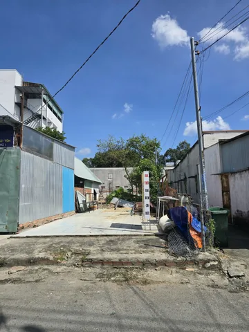 Chính Chủ cần bán gấp 200m2 đất thổ cư trung tâm thủ dầu 1 mặt tiền kinh doanh buôn bán giá 5tỉ 2