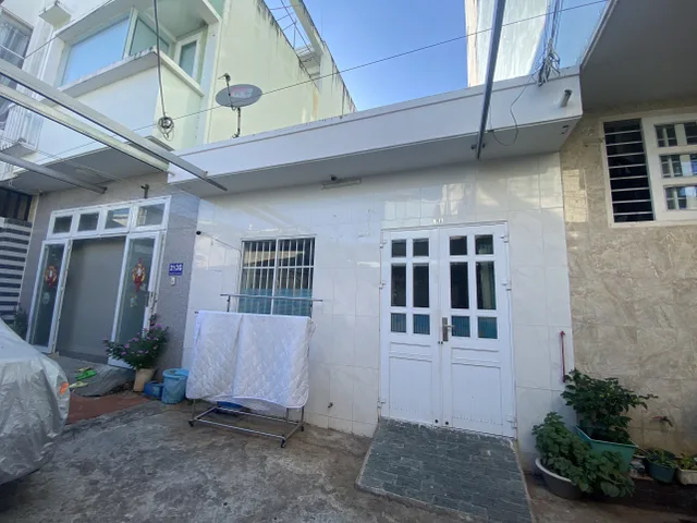BÁN NHÀ CẤP 4 MỚI ĐẸP HẺM Ô TÔ NGUYỄN TRI PHƯƠNG