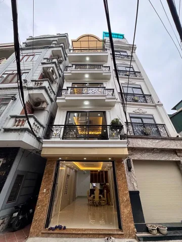 NGÕ TO NHƯ PHỐ - LÔ GÓC - KINH DOANH SẦM UẤT - TƯƠNG LAI RẠNG NGỜINhà mình nằm trên mặt ngõ to nhất của 
tân mai phố Nguyễn Chính ô tô tải tránh nhau kinh doanh sầm uất

Nguyễn Chính  diện tích 45m - 5t mt 4 giá 15.tỷ 

Nhà lô góc 2 mặt thoáng ánh sá