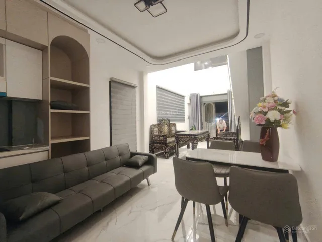 BÁN NHÀ CĂN GÓC MẶT TIỀN Q.8 SÁT CẦU NGUYỄN VĂN CỪ GIÁP Q.5, 2 TẦNG , 4x16m, CHỈ CÓ 8.3 TỶ
