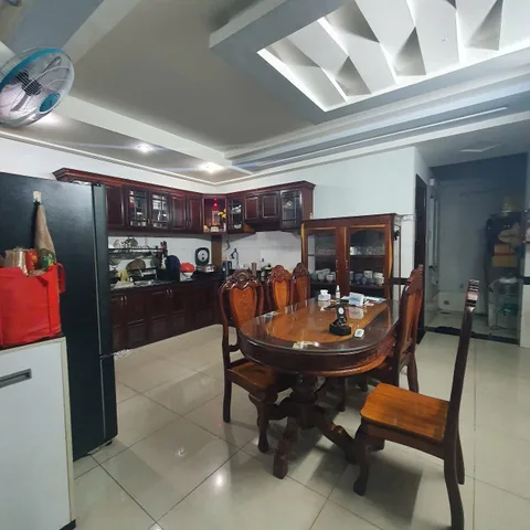 Đặc sản: Trường, Chợ, Đường xá ôi là to
Khu Dân Cư Bà Điểm - Hóc Môn
Trục thẳng Phan Văn Hớn - Khu CN Vĩnh Lộc
Mặt tiền vừa ở vừa kinh doanh đỉnh
3 Tầng - Ngang 5m - Hoàn công đủ
Giá 7.4 tỷ tl tốt
lh #hangdia 0965518639