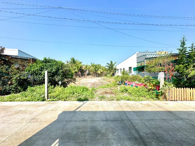 Bán 500m2 đất thổ vườn có 300m thổ cư, đường bê tông, ấp tràm lạc DT: 7x68m