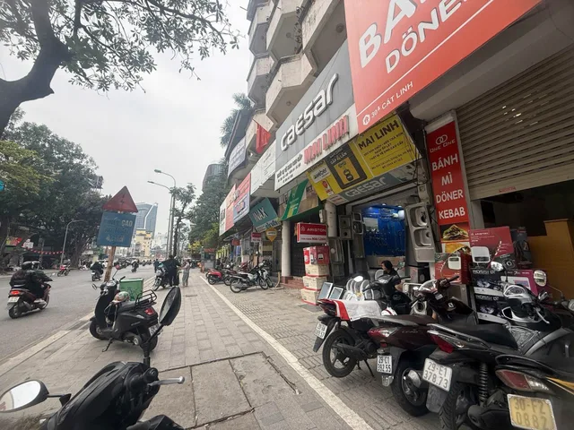 Hiếm, mặt phố Cát Linh, 33m, 6 tầng thang máy, phố Vip đỉnh, gần Lăng Bác. 25 tỷ