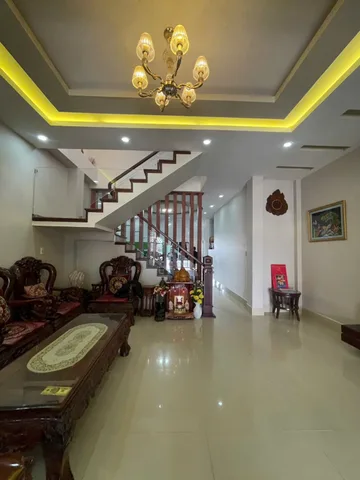 Bân nhà mặt đường Hồ Xuân Hương-P9- Đà Lạt🏠🌲8 tỷ 5- Sổ riêng_ ngay trung tâm gần chợ Chi Lăng