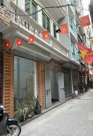 Cho thuê nhà Ông Ích Khiêm- Ba Đình-Dt 75mx5T-Mặt tiền 7m-32tr/1 tháng