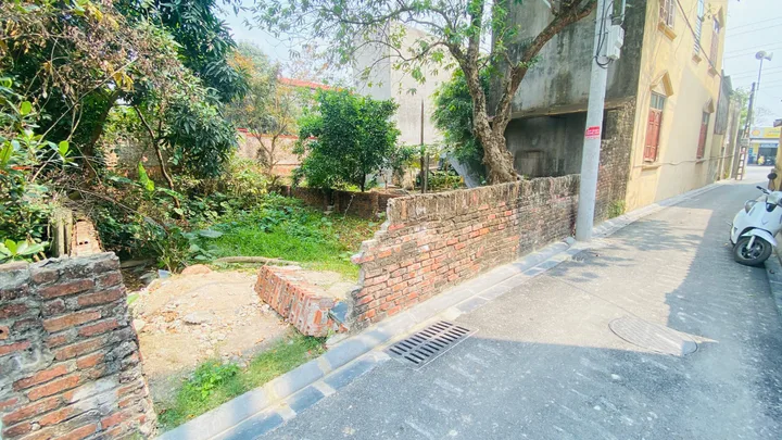 Bán đất Lương Quy cách 1 nhà ra đường liên xã 107m2 mt7,1m ô tô vào tận nơi
